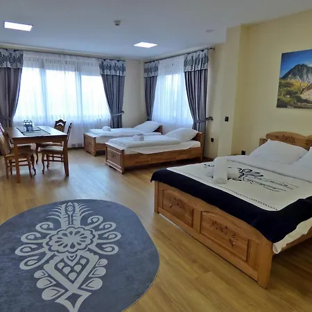 Dworek Za Goscincem Apartman