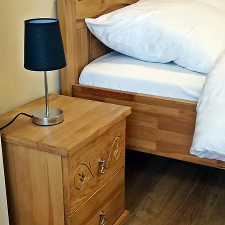 Apartman Dworek Za Goscincem