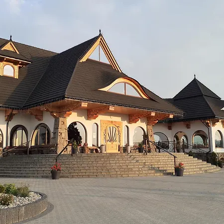 Dworek Za Goscincem Apartman *