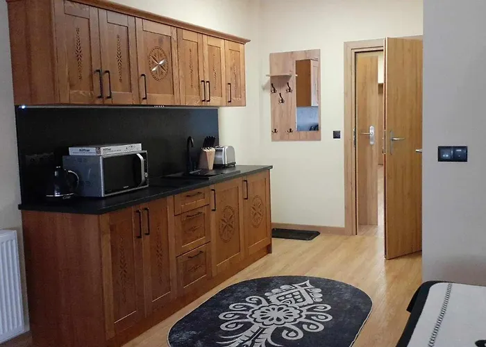 Dworek Za Goscincem Appartement *